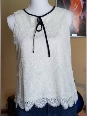 Petite Worthington Sleeveless Off-white Lace Black Bow Trim Layering To